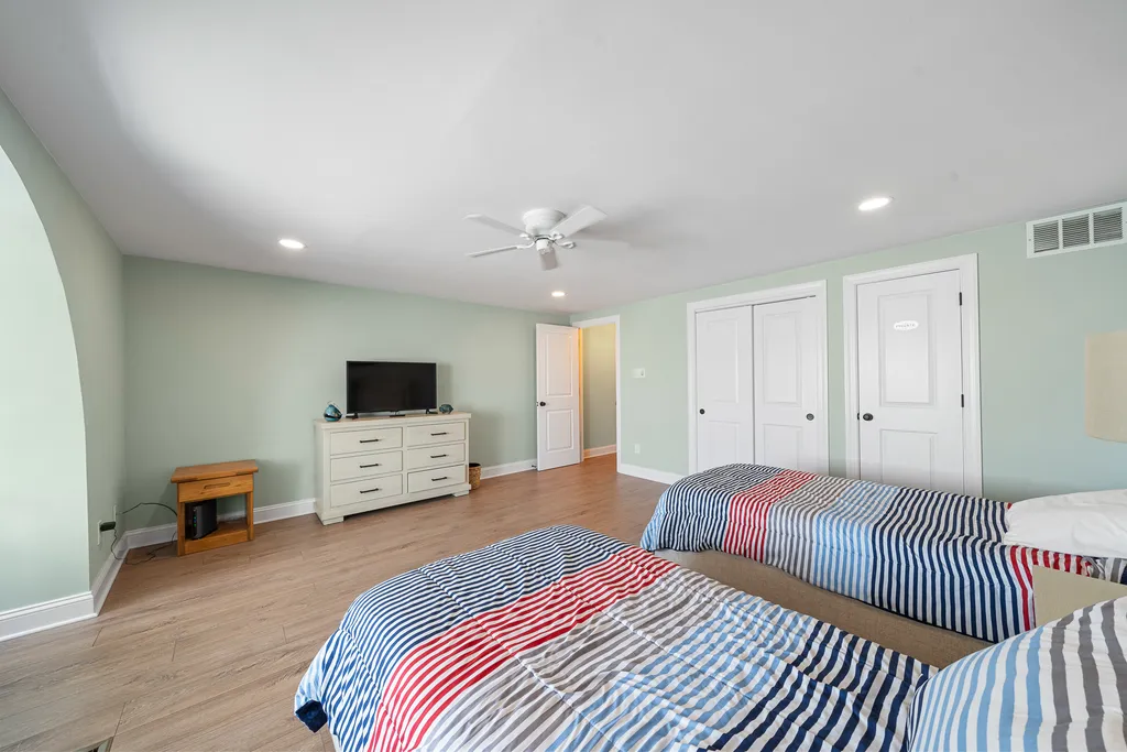 Very Large 3rd bedroom.