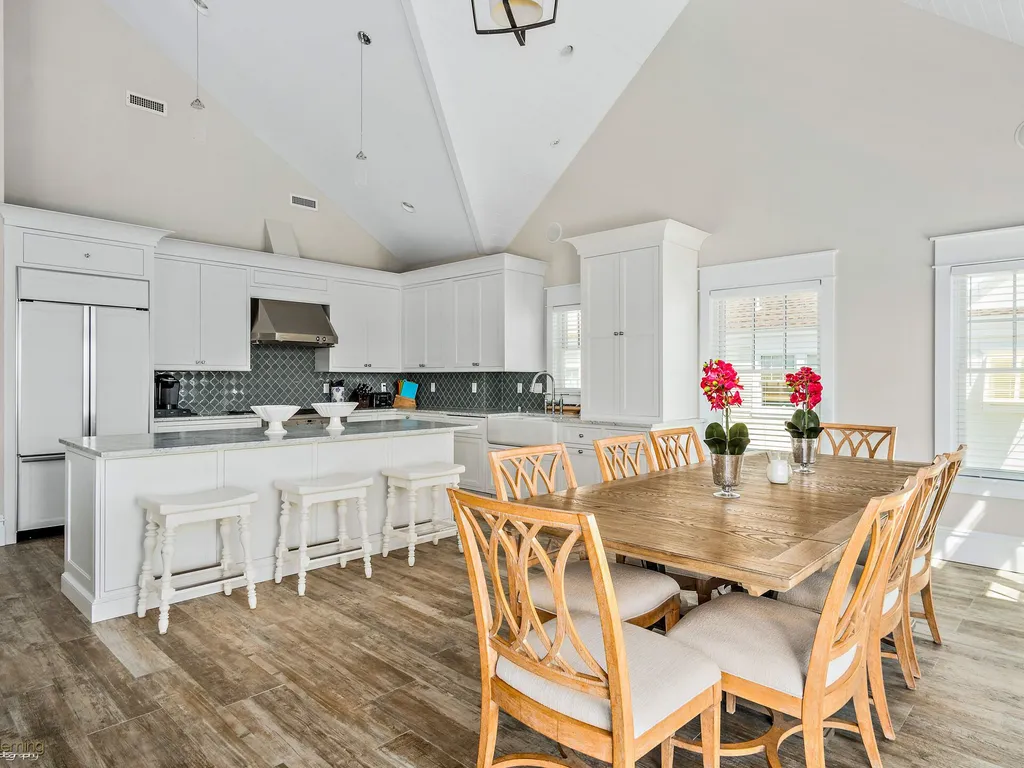 2nd Floor Dining