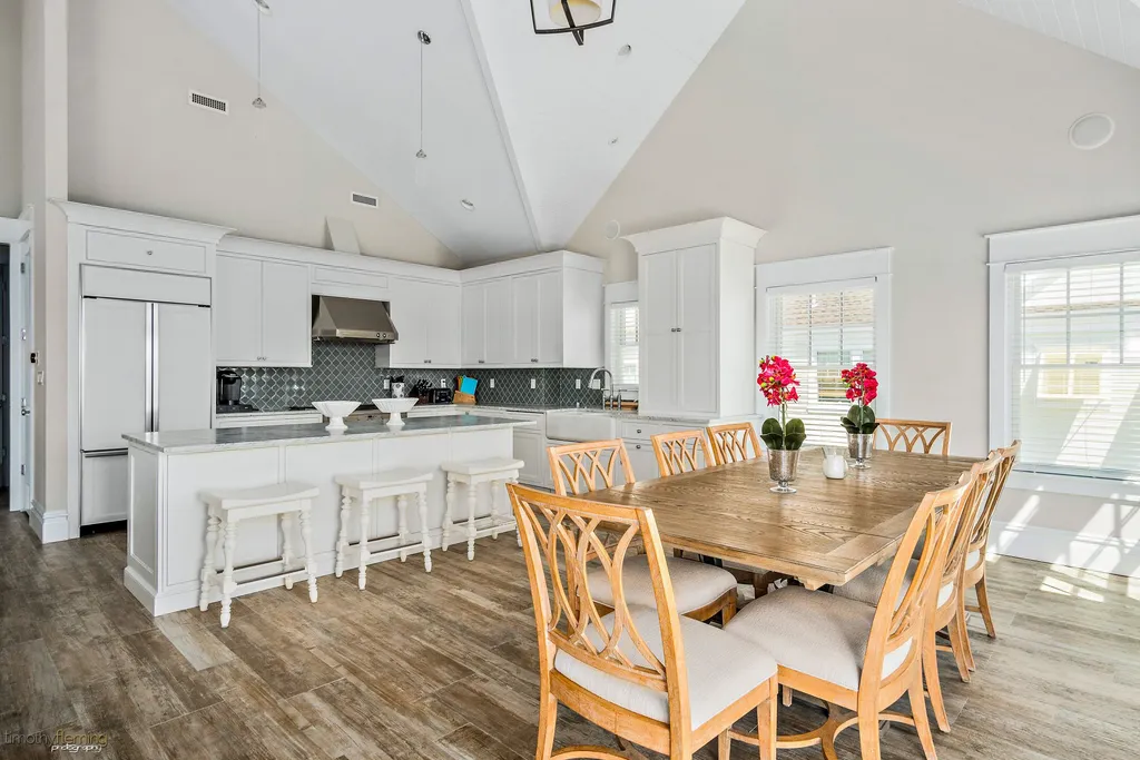 2nd Floor Dining