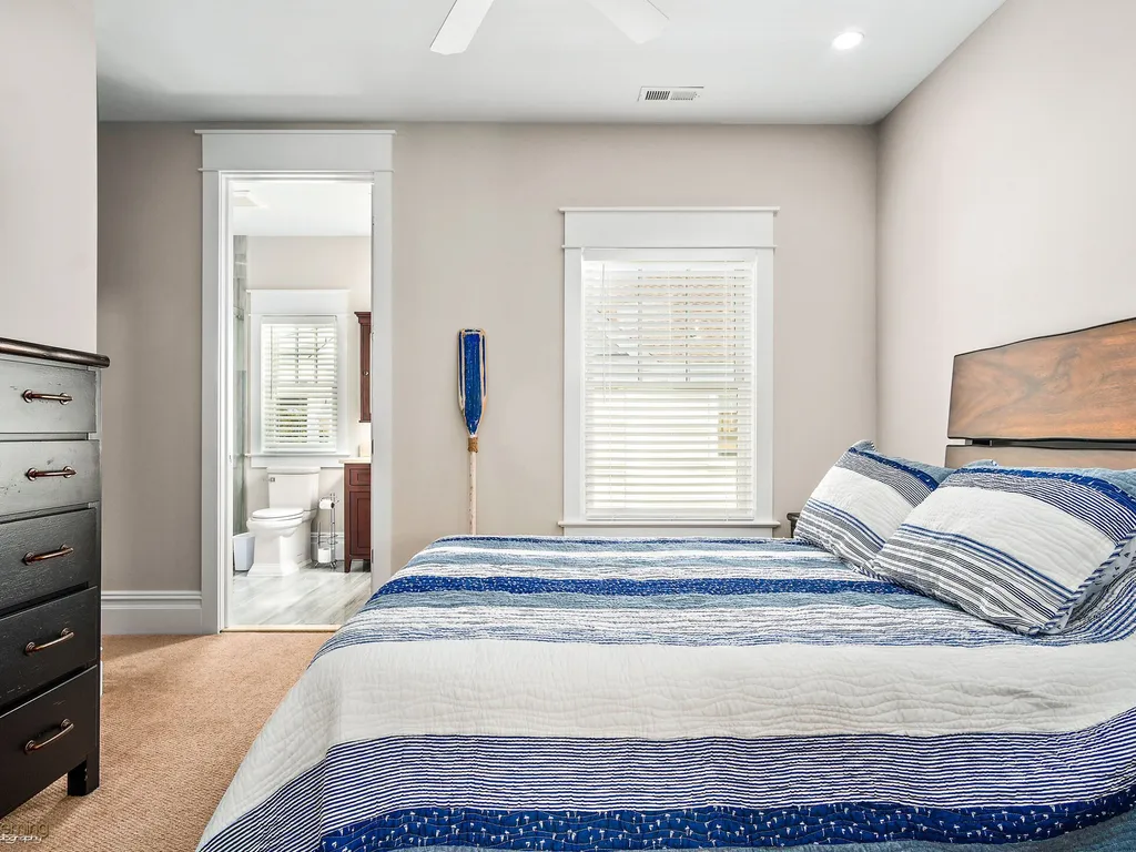 Bedroom 2: 2nd Floor Queen