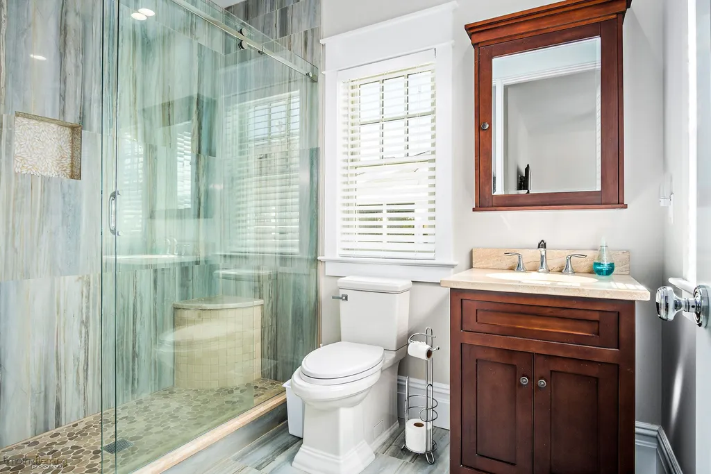 Bathroom 2: ensuite bathroom