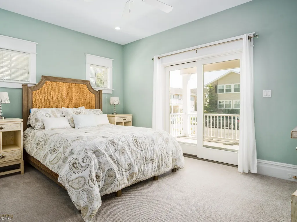 Bedroom 3: 1st Floor Queen