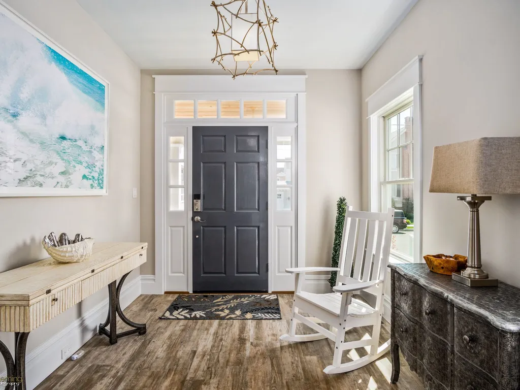 1st Fl Entry Foyer