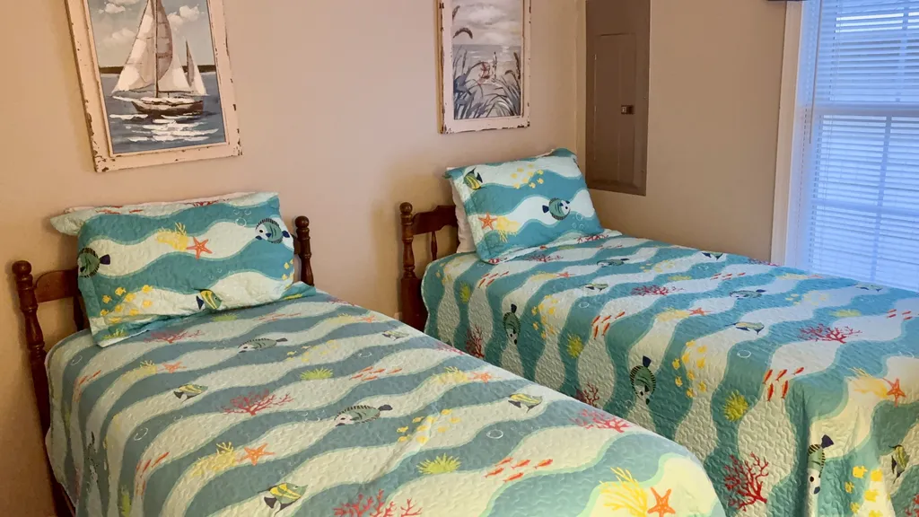 Twin Bedroom #1