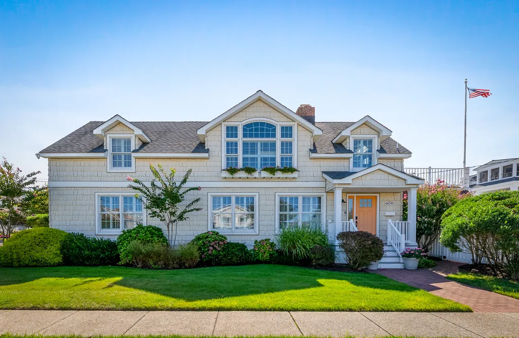Villa Lil Avalon - 3rd from Ocean