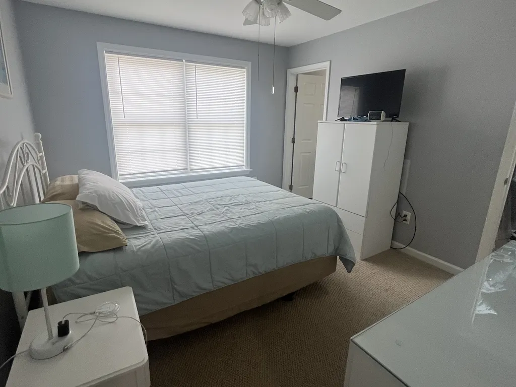 Master Bedroom Queen Bed