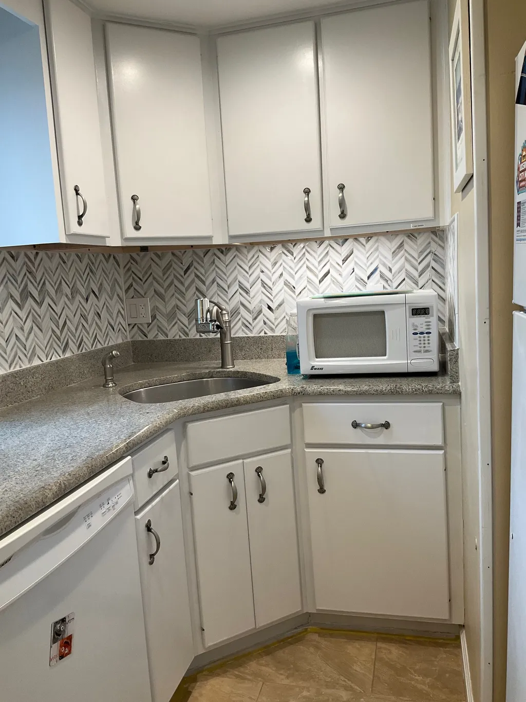 Kitchen w/dishwasher microwave, range &amp;amp; full size refrigerator
