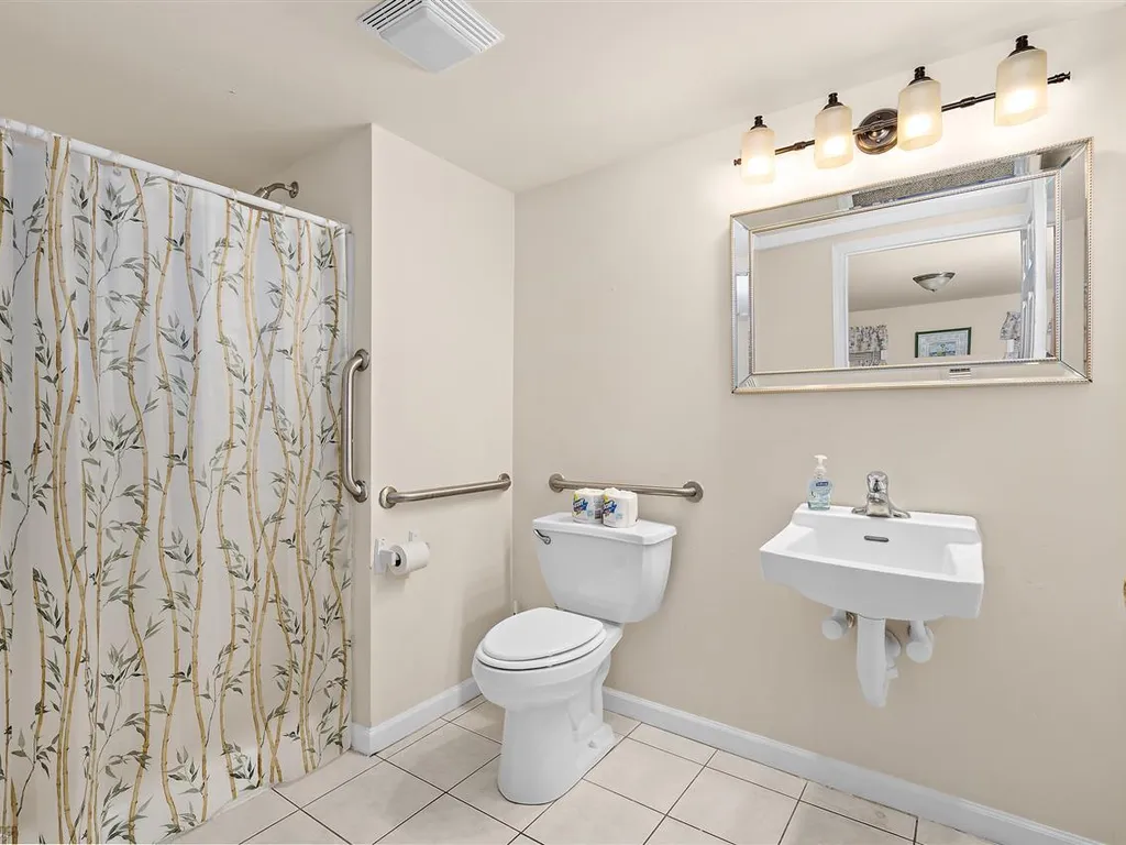 1st Floor Bathroom