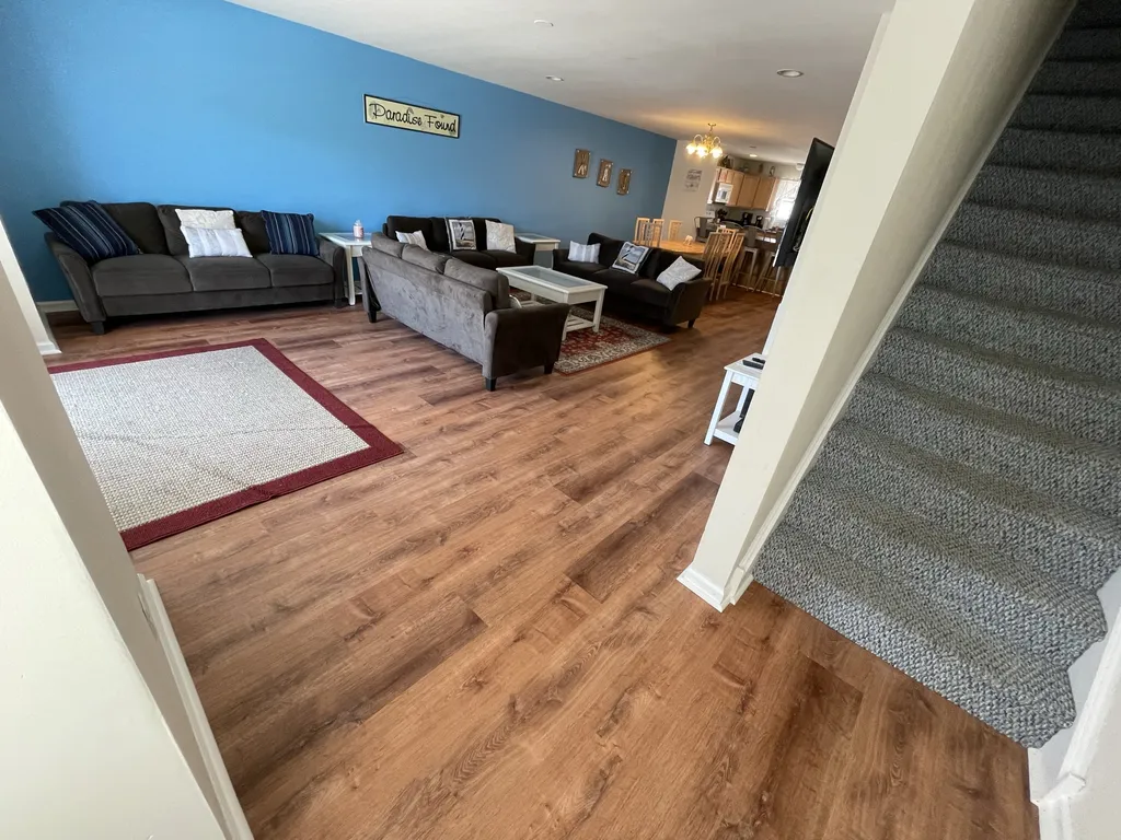 upstairs to additional bedrooms