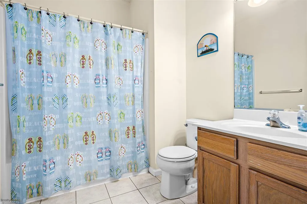 upstairs master bathroom