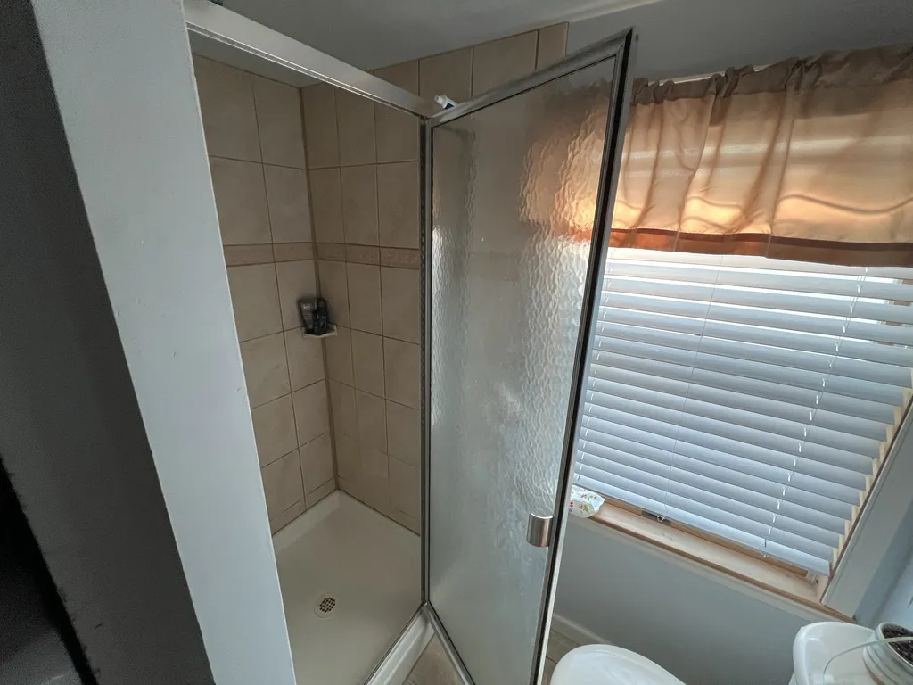 1st Floor Bathroom/Laundry 