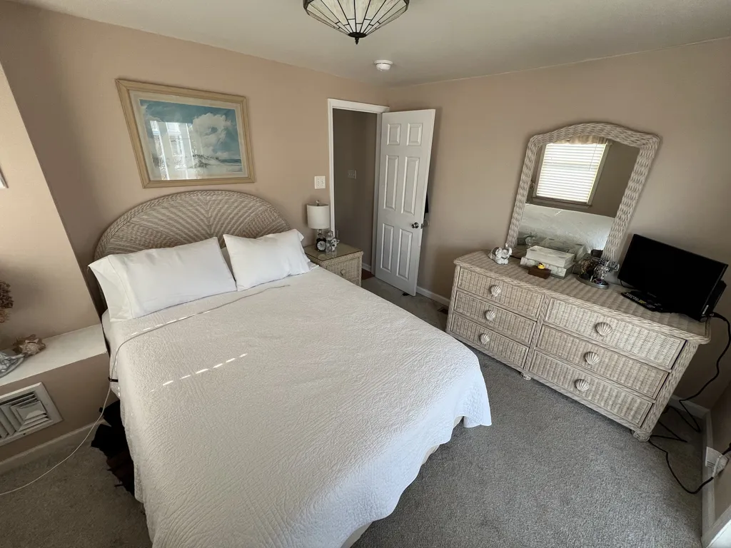 2nd Floor Front Bedroom 