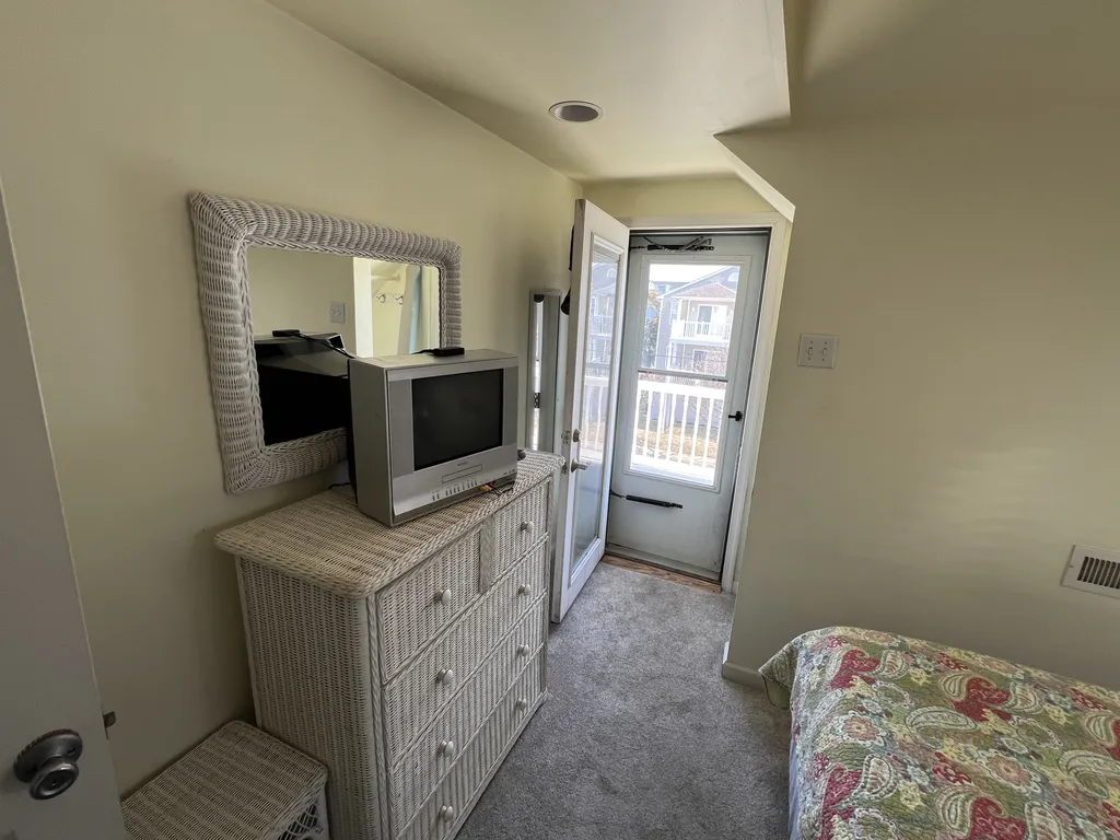 3rd Floor Bedroom/Front Deck Entrance