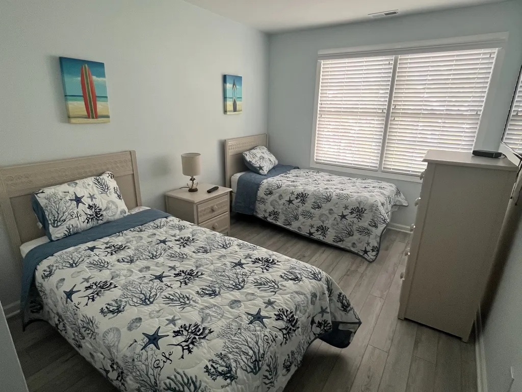 THIRD FLOOR THIRD BEDROOM (TWO TWINS)