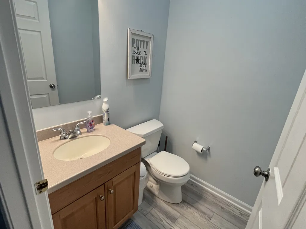 SECOND FLOOR POWDER ROOM