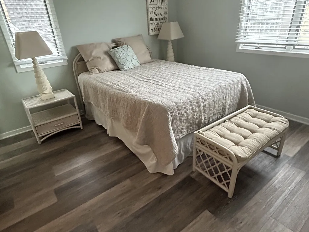 Queen bedroom