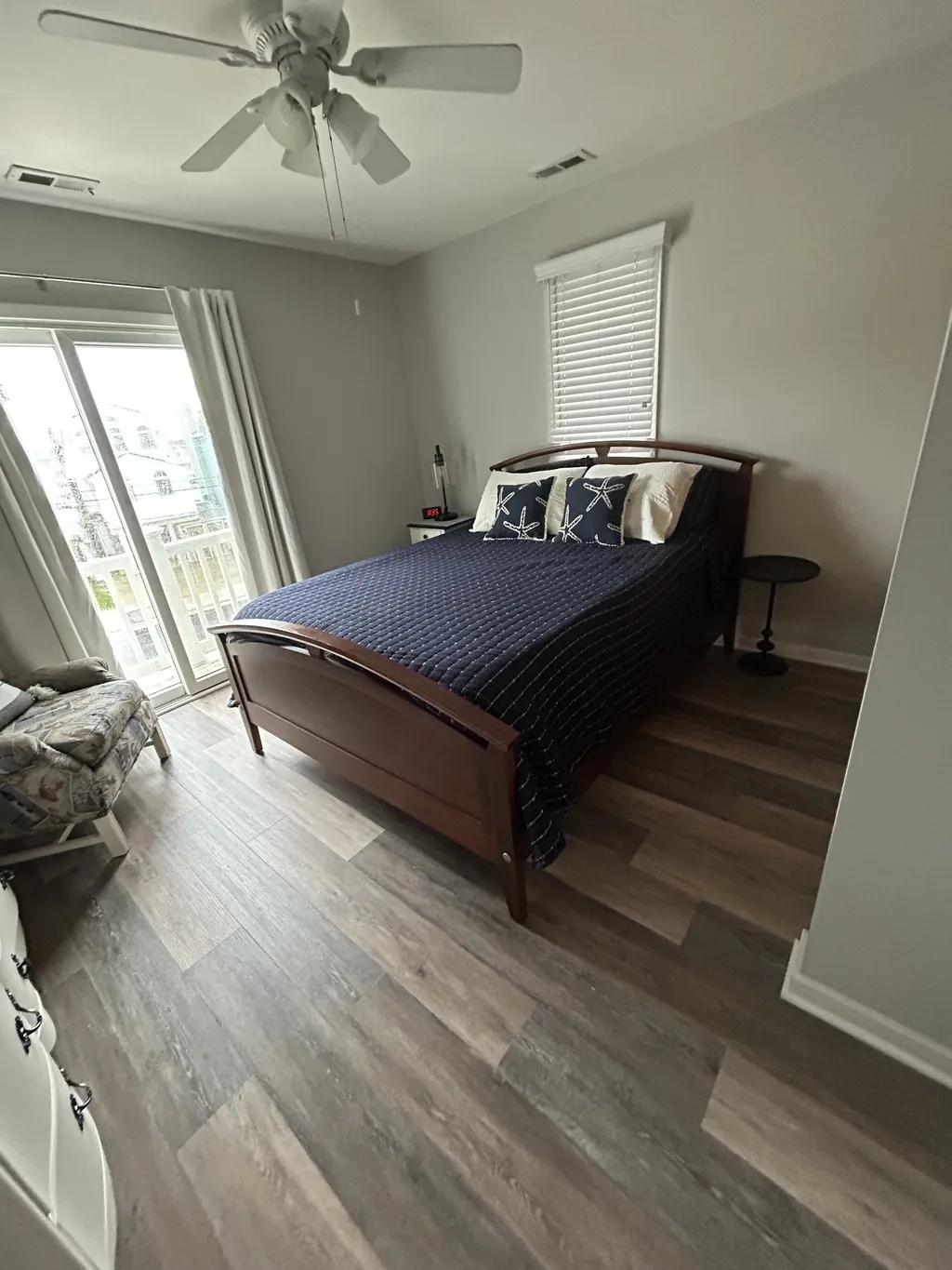 Queen bedroom