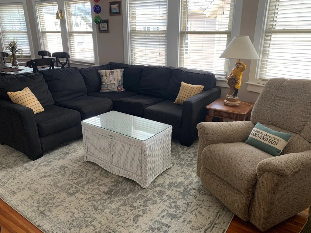 2nd floor living room