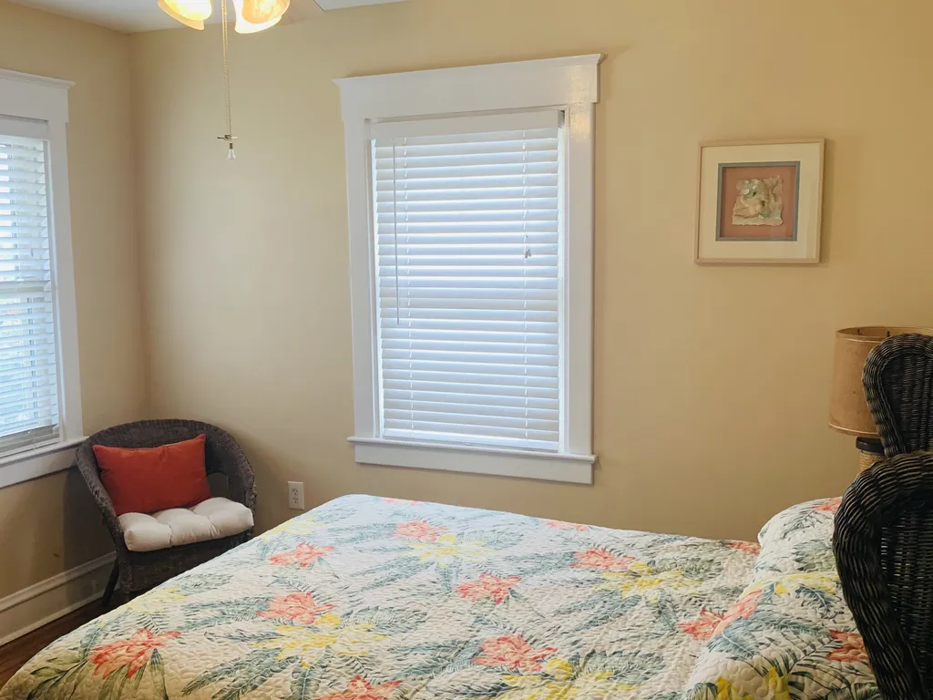 2nd floor rear bedroom (queen)