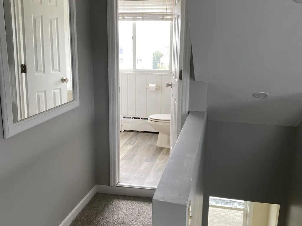 3rd floor full bath with shower