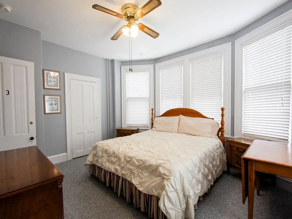 2nd Floor, front bedroom, King bedroom