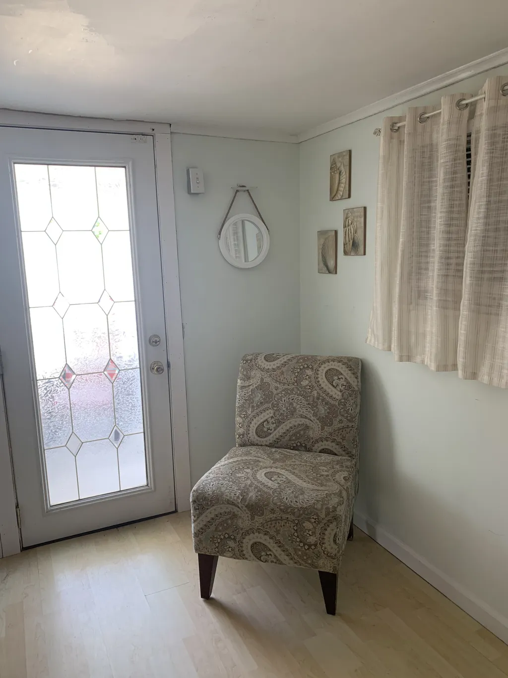 1st floor foyer
