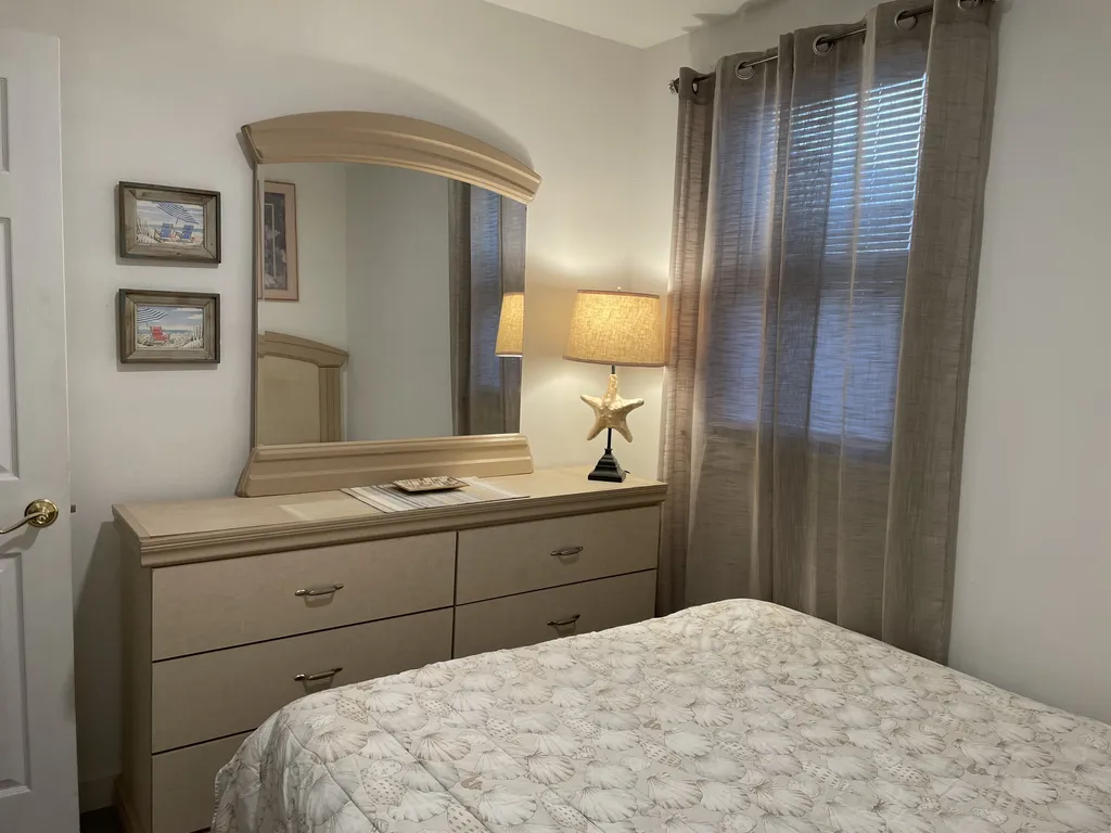 2nd floor full bed