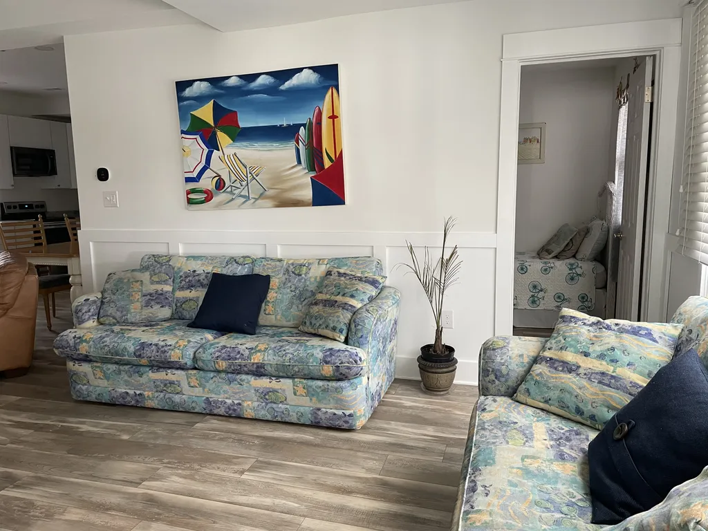 2nd floor living room