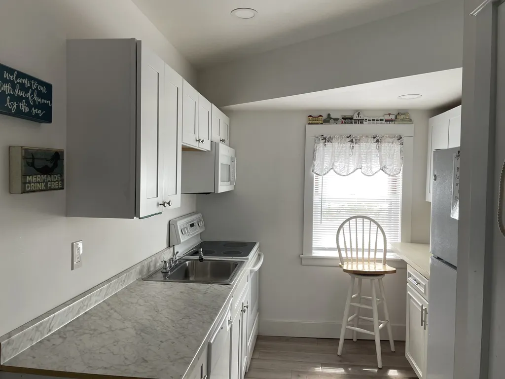 3rd floor kitchen