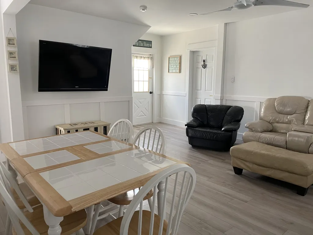 3rd floor dining area