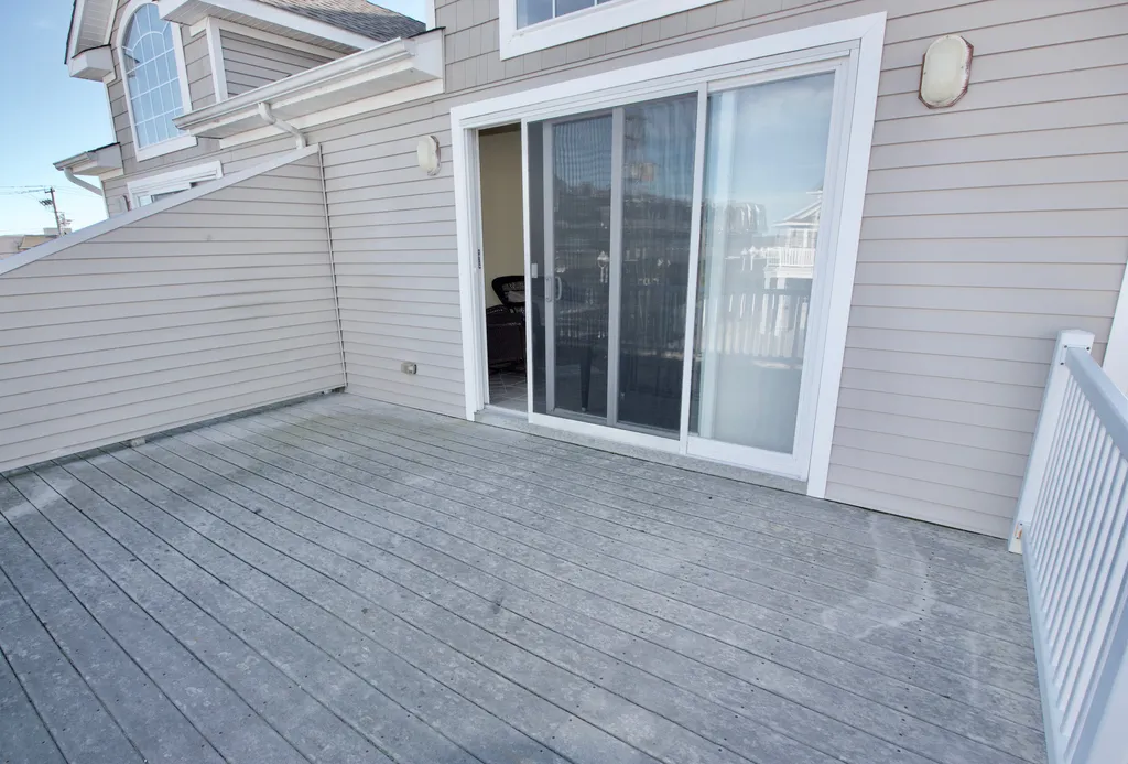 SECOND FLOOR DECK