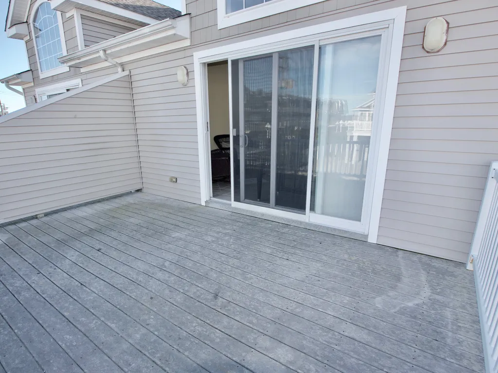 SECOND FLOOR DECK