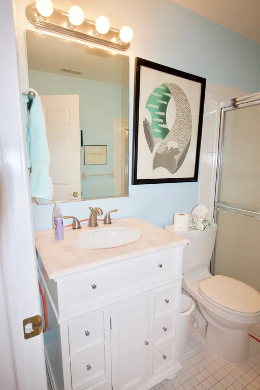 1ST FLOOR BATH