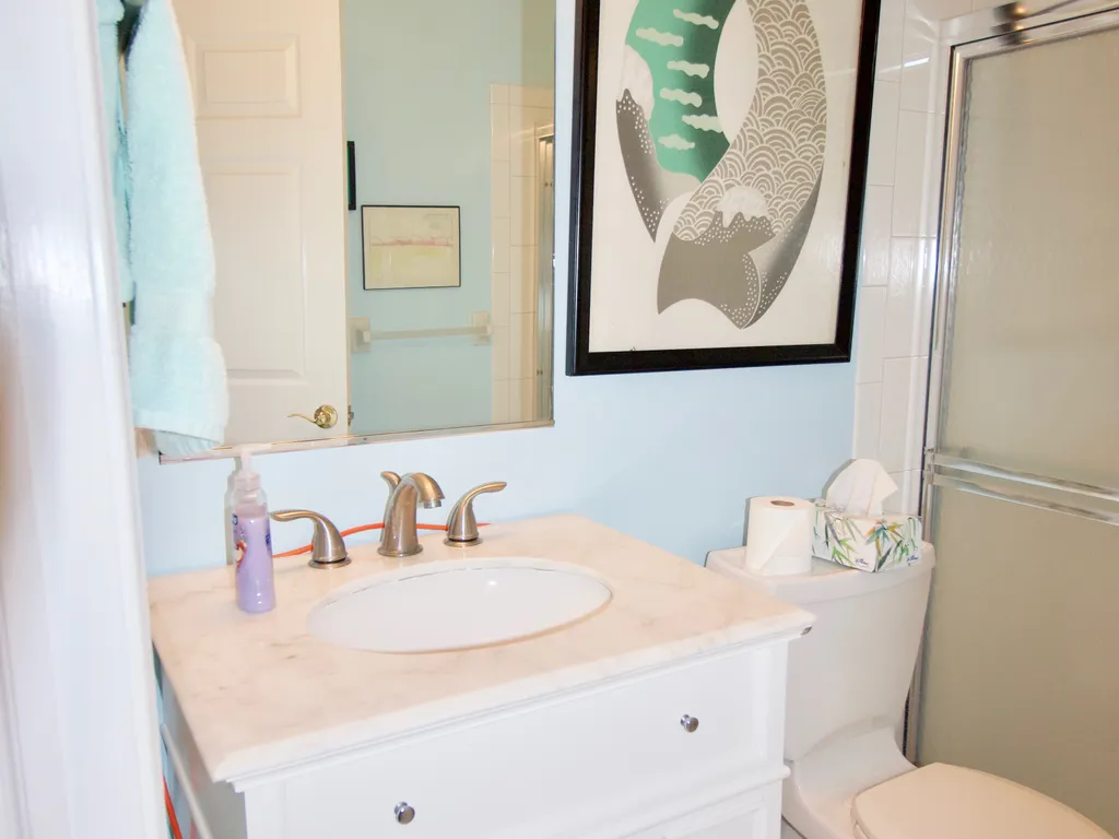 1ST FLOOR BATH
