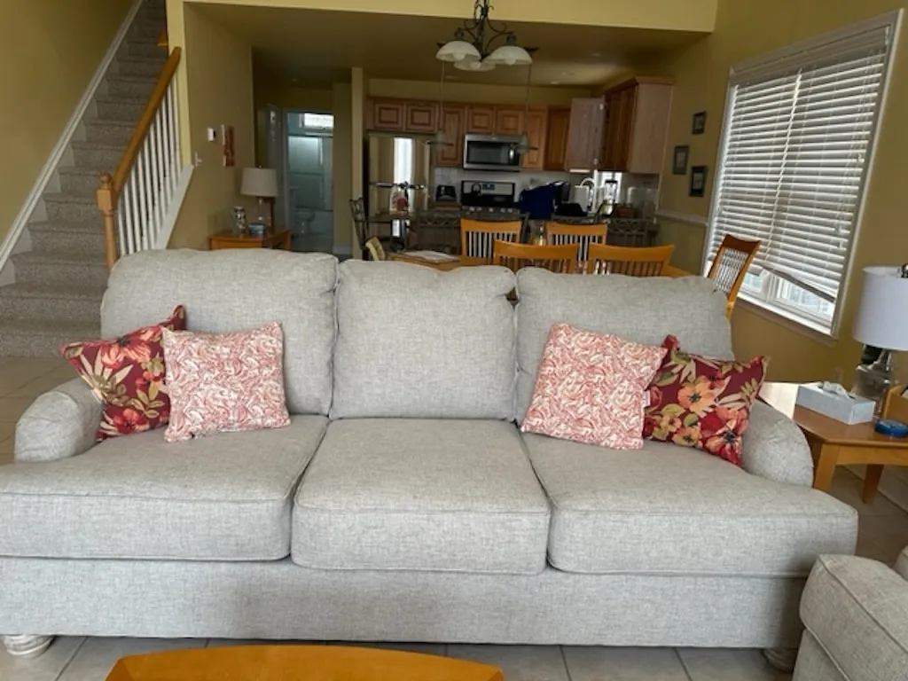 ANOTHER VIEW OF LIVING RM