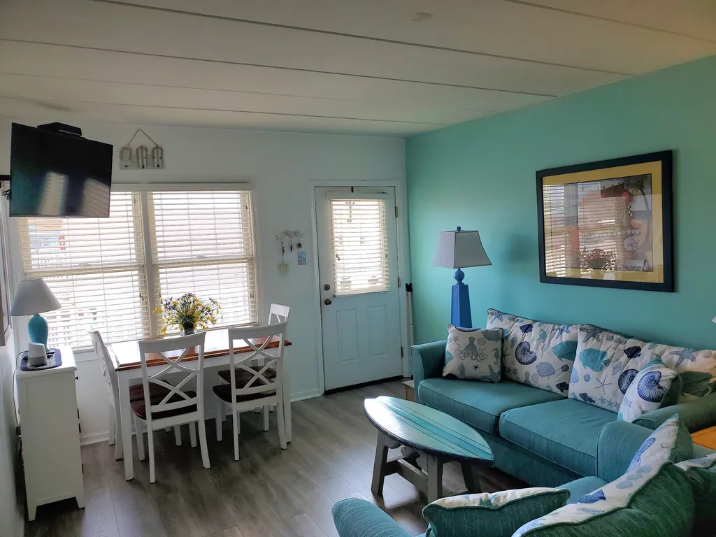 Front balcony overlooks pool