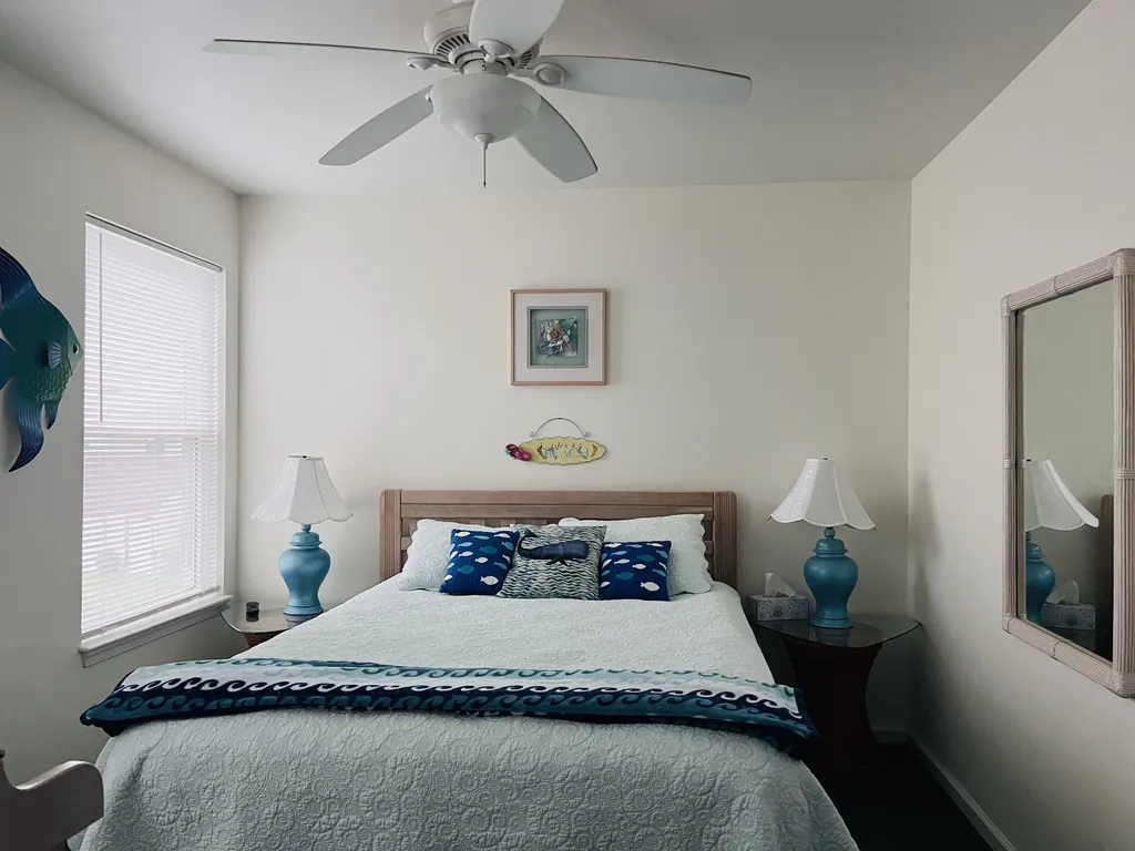 Bedroom 2 - Queen size bed
