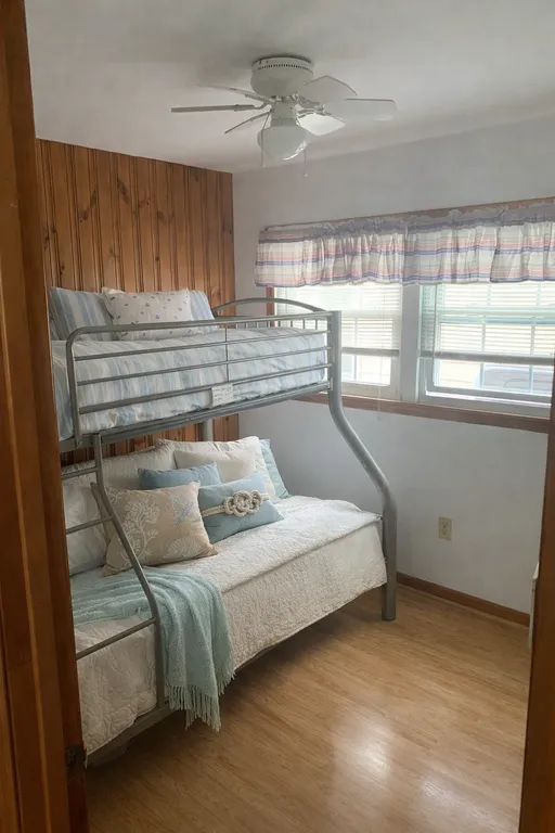 17 down middle bedroom