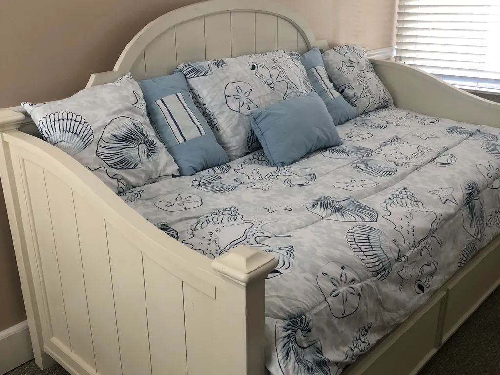 Trundle Bed in loft