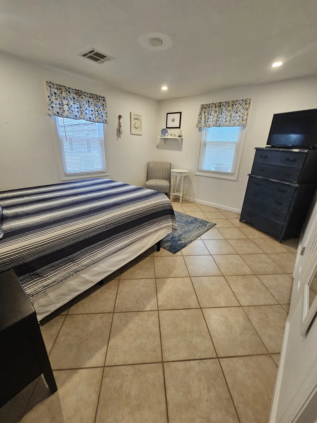 Bedroom one (queen bed)