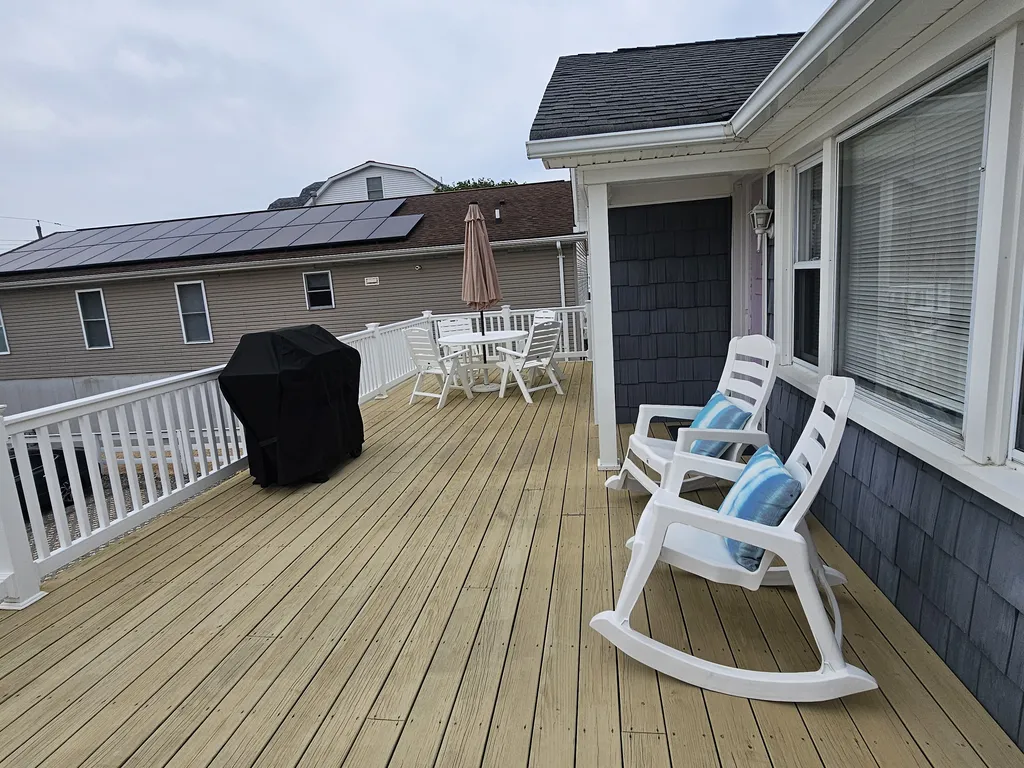 Gated deck area