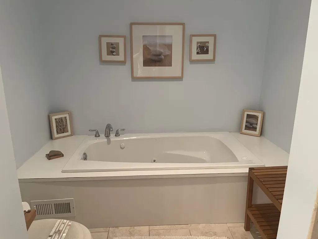 whirlpool tub in master bathroom