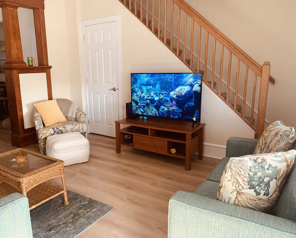 Smart TV,free WIFI