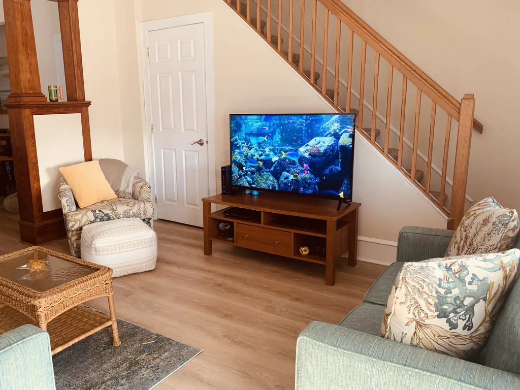 Smart TV,free WIFI