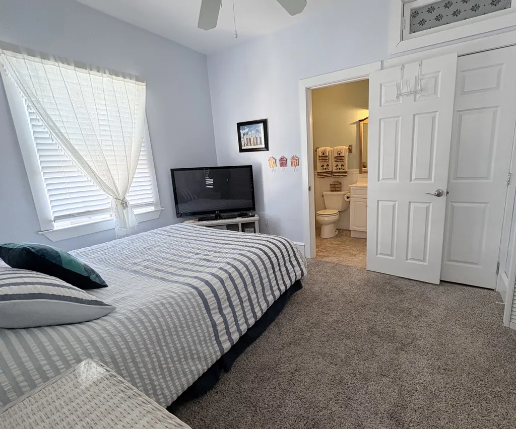 Bright and Beachy with adjoining bathroom