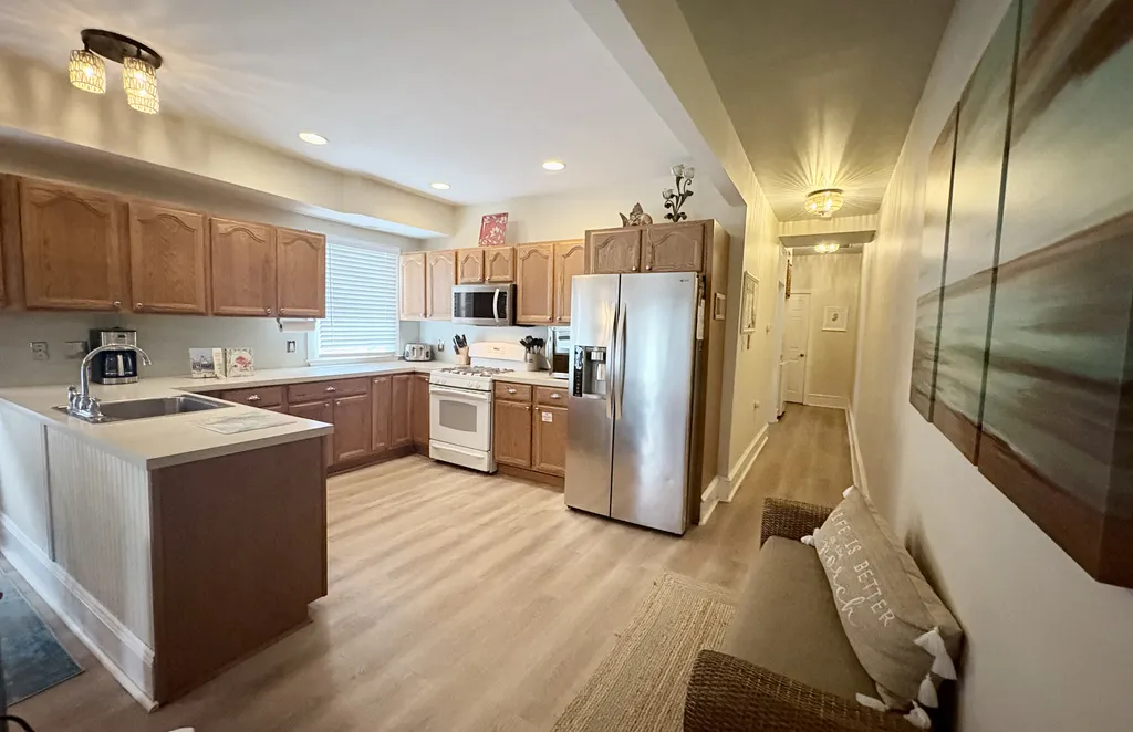 Fully stocked kitchen with wine chiller