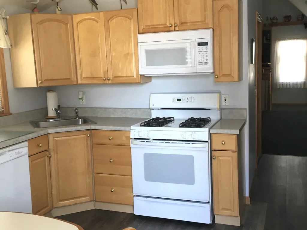 2nd floor kitchen