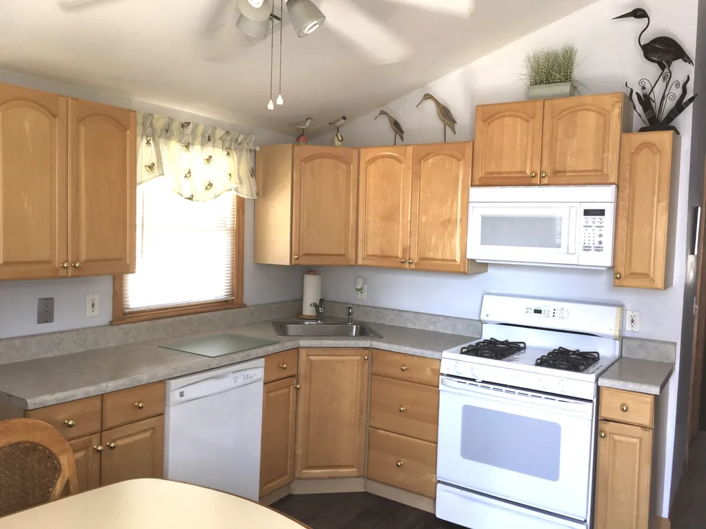2nd floor kitchen