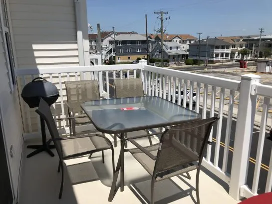 Furnished Deck w/grille