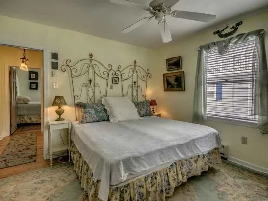 First floor king room